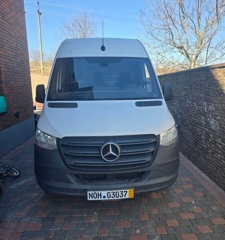 Белый Мерседес Sprinter, объемом двигателя 1.99 л и пробегом 113 тыс. км за 29700 $, фото 1 на Automoto.ua