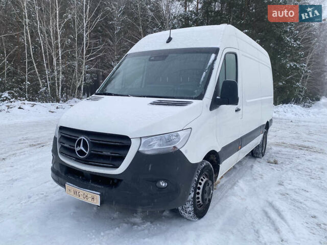 Белый Мерседес Sprinter, объемом двигателя 2.2 л и пробегом 225 тыс. км за 27900 $, фото 1 на Automoto.ua