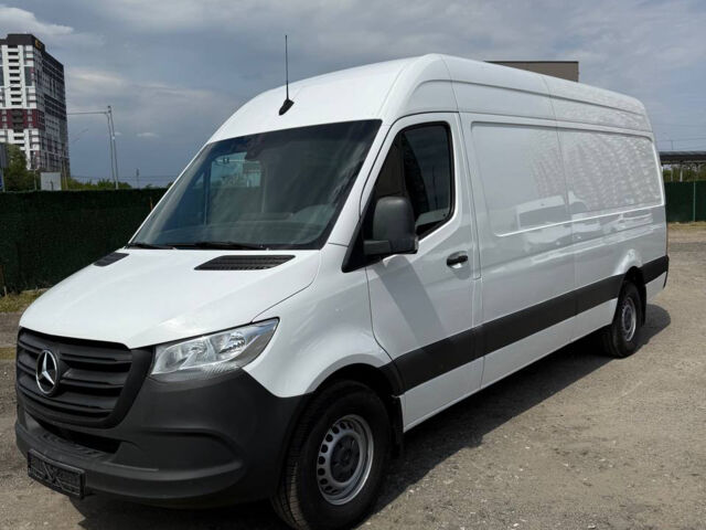 Белый Мерседес Sprinter, объемом двигателя 3 л и пробегом 303 тыс. км за 34500 $, фото 1 на Automoto.ua
