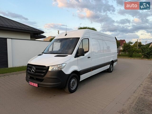 Белый Мерседес Sprinter, объемом двигателя 0 л и пробегом 290 тыс. км за 24900 $, фото 1 на Automoto.ua