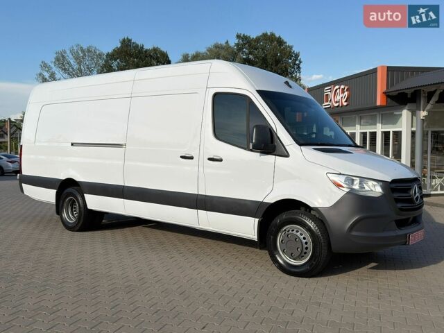 Белый Мерседес Sprinter, объемом двигателя 3 л и пробегом 197 тыс. км за 49999 $, фото 1 на Automoto.ua