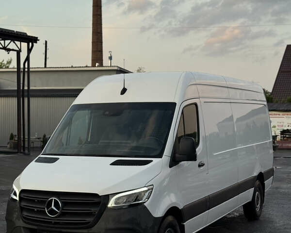 Белый Мерседес Sprinter, объемом двигателя 2.99 л и пробегом 121 тыс. км за 43400 $, фото 1 на Automoto.ua