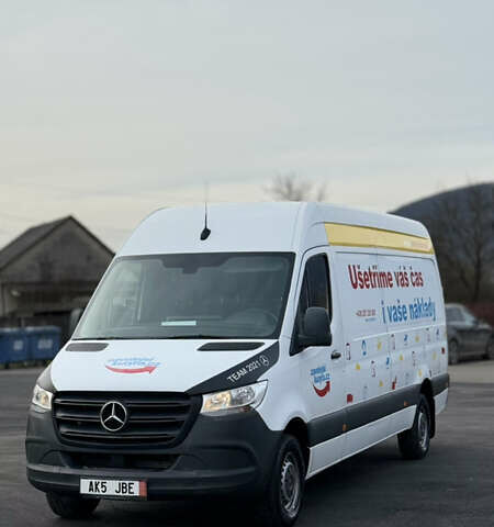 Білий Мерседес Sprinter, об'ємом двигуна 2.99 л та пробігом 300 тис. км за 29999 $, фото 1 на Automoto.ua