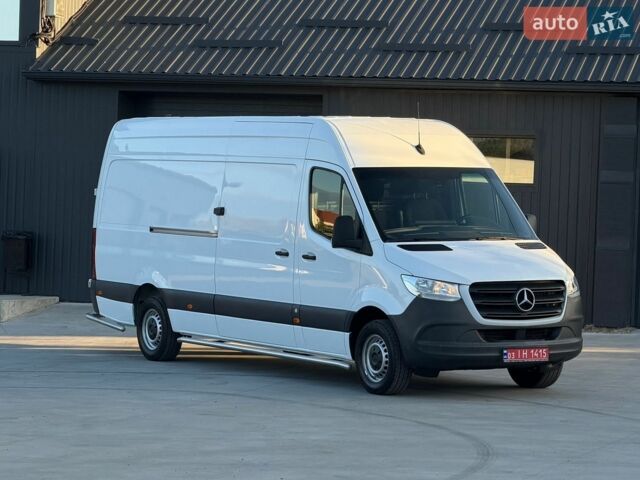 Белый Мерседес Sprinter, объемом двигателя 2 л и пробегом 208 тыс. км за 24999 $, фото 1 на Automoto.ua