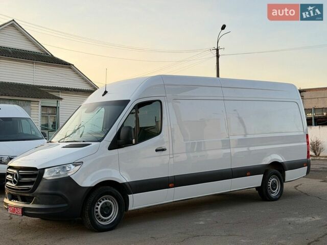 Белый Мерседес Sprinter, объемом двигателя 2.99 л и пробегом 287 тыс. км за 33900 $, фото 1 на Automoto.ua