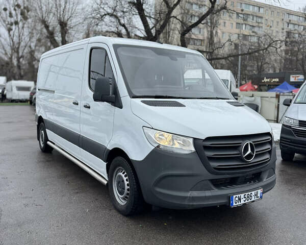 Белый Мерседес Sprinter, объемом двигателя 2.14 л и пробегом 325 тыс. км за 21900 $, фото 1 на Automoto.ua