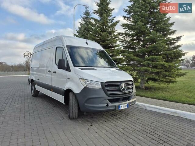 Белый Мерседес Sprinter, объемом двигателя 0 л и пробегом 40 тыс. км за 19800 $, фото 1 на Automoto.ua