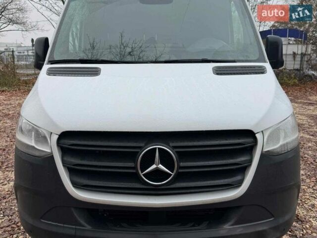 Белый Мерседес Sprinter, объемом двигателя 1.95 л и пробегом 405 тыс. км за 29500 $, фото 1 на Automoto.ua