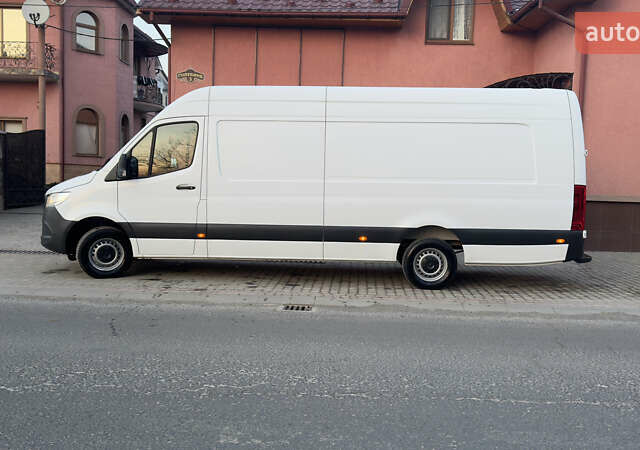 Белый Мерседес Sprinter, объемом двигателя 1.95 л и пробегом 280 тыс. км за 34600 $, фото 1 на Automoto.ua