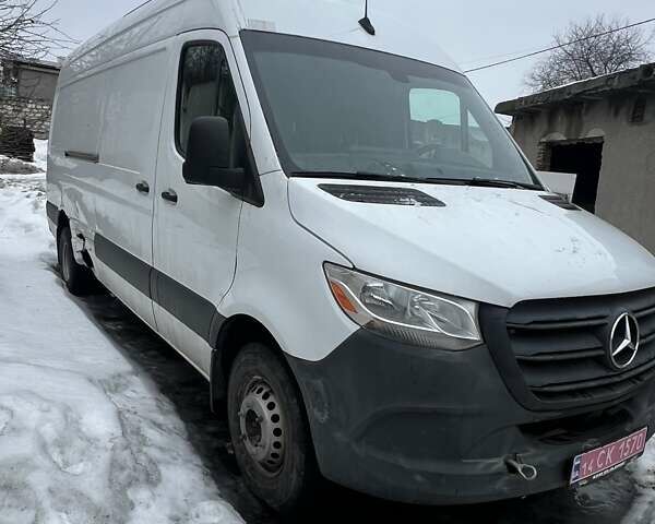 Белый Мерседес Sprinter, объемом двигателя 3 л и пробегом 137 тыс. км за 33500 $, фото 1 на Automoto.ua