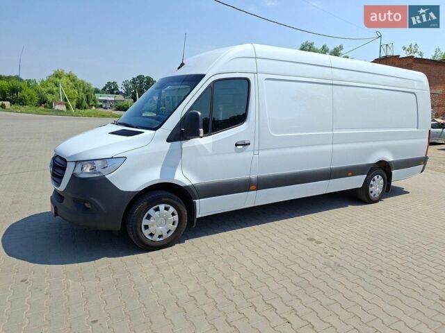 Белый Мерседес Sprinter, объемом двигателя 1.95 л и пробегом 332 тыс. км за 27000 $, фото 1 на Automoto.ua