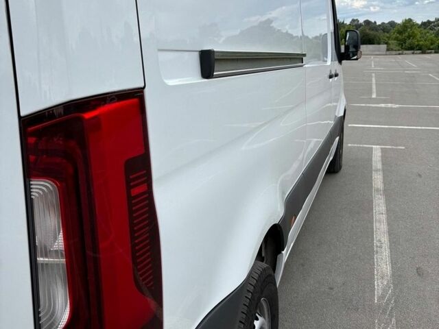 Белый Мерседес Sprinter, объемом двигателя 1.95 л и пробегом 166 тыс. км за 29100 $, фото 1 на Automoto.ua