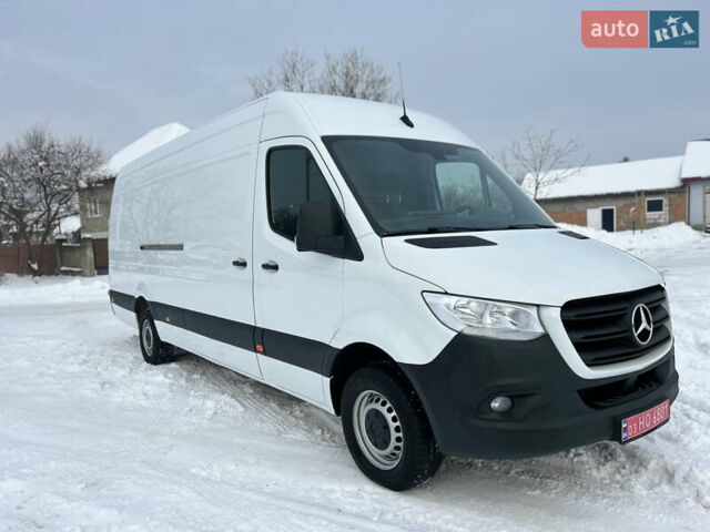 Белый Мерседес Sprinter, объемом двигателя 2.2 л и пробегом 200 тыс. км за 24900 $, фото 1 на Automoto.ua