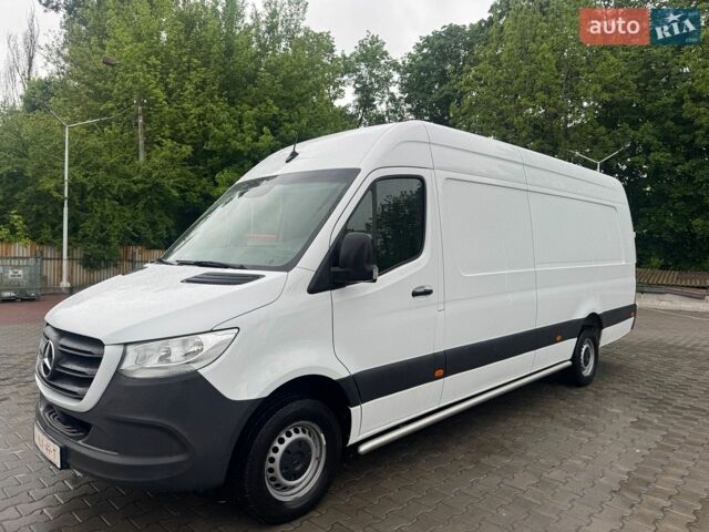 Белый Мерседес Sprinter, объемом двигателя 1.95 л и пробегом 285 тыс. км за 32000 $, фото 1 на Automoto.ua