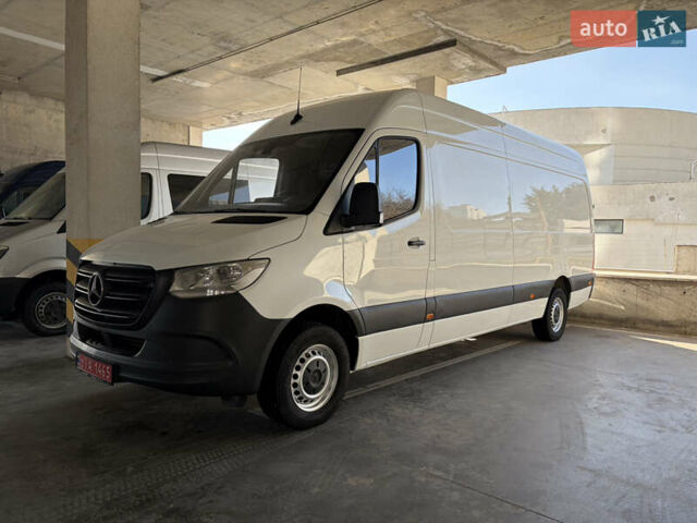 Белый Мерседес Sprinter, объемом двигателя 2 л и пробегом 218 тыс. км за 25900 $, фото 1 на Automoto.ua