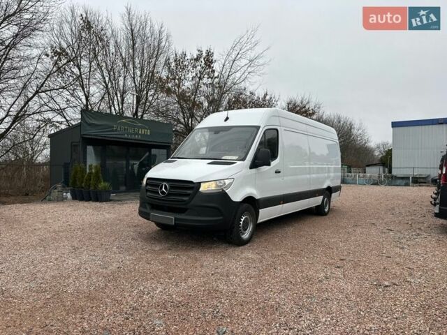 Белый Мерседес Sprinter, объемом двигателя 2 л и пробегом 238 тыс. км за 23800 $, фото 1 на Automoto.ua