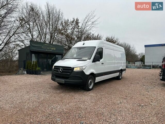 Белый Мерседес Sprinter, объемом двигателя 2 л и пробегом 238 тыс. км за 23800 $, фото 1 на Automoto.ua