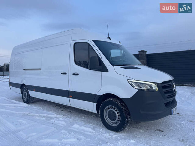 Белый Мерседес Sprinter, объемом двигателя 0 л и пробегом 214 тыс. км за 34900 $, фото 1 на Automoto.ua