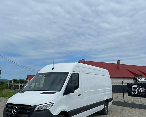 Белый Мерседес Sprinter, объемом двигателя 0 л и пробегом 299 тыс. км за 31500 $, фото 1 на Automoto.ua