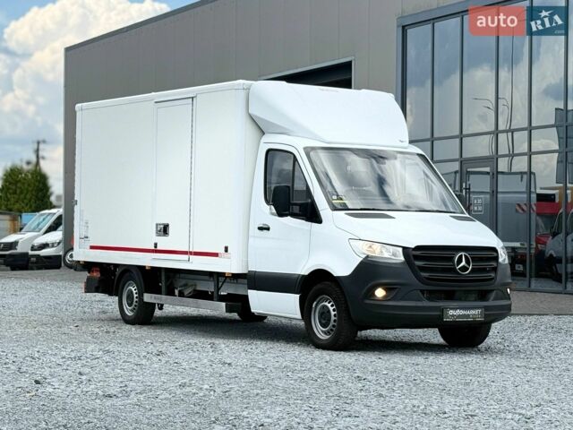 Белый Мерседес Sprinter, объемом двигателя 2.2 л и пробегом 156 тыс. км за 30900 $, фото 1 на Automoto.ua