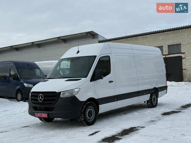 Белый Мерседес Sprinter, объемом двигателя 2 л и пробегом 293 тыс. км за 29999 $, фото 1 на Automoto.ua