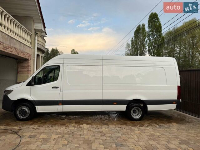 Белый Мерседес Sprinter, объемом двигателя 1.95 л и пробегом 33 тыс. км за 60647 $, фото 1 на Automoto.ua