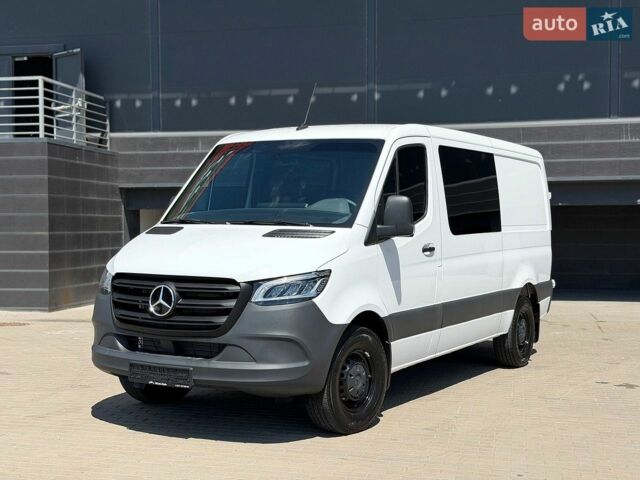 Белый Мерседес Sprinter, объемом двигателя 2 л и пробегом 17 тыс. км за 33950 $, фото 1 на Automoto.ua