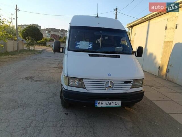 Белый Мерседес Sprinter, объемом двигателя 2.87 л и пробегом 1000 тыс. км за 8000 $, фото 1 на Automoto.ua