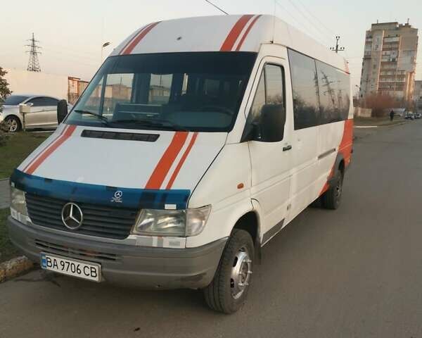 Белый Мерседес Sprinter, объемом двигателя 2.9 л и пробегом 285 тыс. км за 7500 $, фото 1 на Automoto.ua