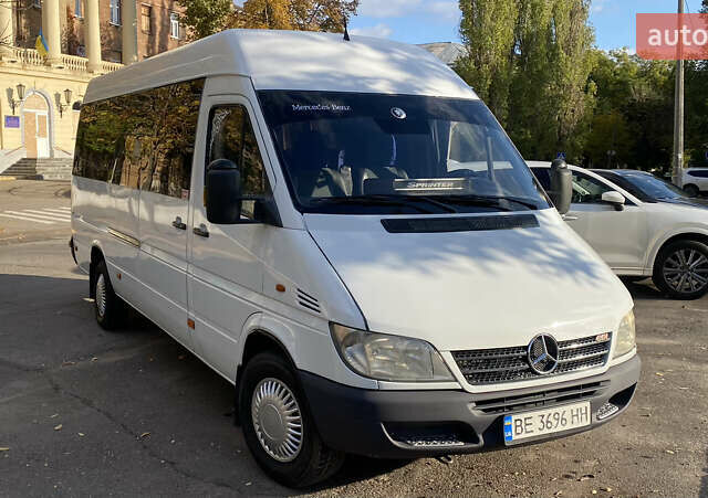 Белый Мерседес Sprinter, объемом двигателя 2.16 л и пробегом 600 тыс. км за 12500 $, фото 1 на Automoto.ua