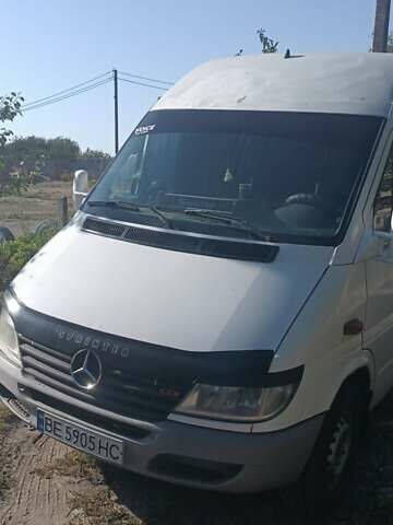 Білий Мерседес Sprinter, об'ємом двигуна 2.15 л та пробігом 1000 тис. км за 6200 $, фото 1 на Automoto.ua