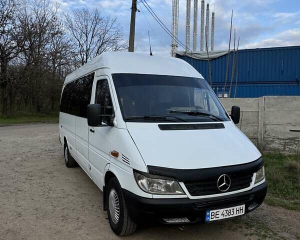 Белый Мерседес Sprinter, объемом двигателя 2.15 л и пробегом 90 тыс. км за 8000 $, фото 1 на Automoto.ua