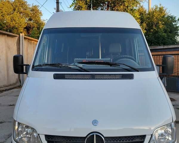Белый Мерседес Sprinter, объемом двигателя 2.15 л и пробегом 777 тыс. км за 14500 $, фото 1 на Automoto.ua