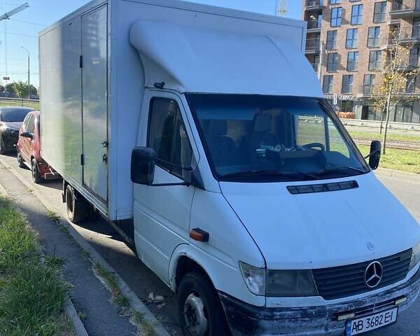 Белый Мерседес Sprinter, объемом двигателя 2.9 л и пробегом 515 тыс. км за 7200 $, фото 1 на Automoto.ua
