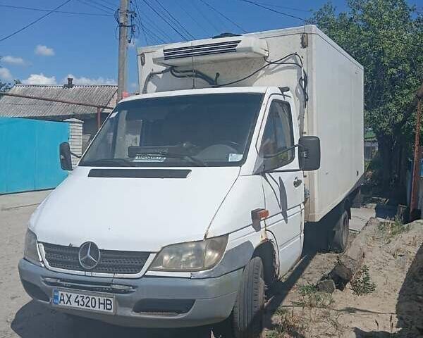 Білий Мерседес Sprinter, об'ємом двигуна 2.15 л та пробігом 120 тис. км за 8000 $, фото 1 на Automoto.ua