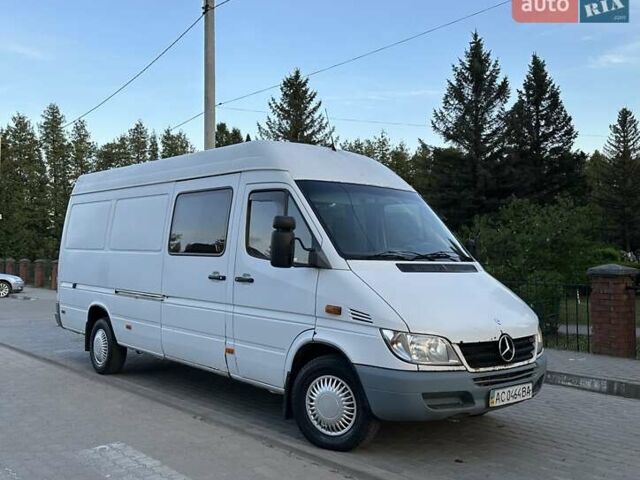 Белый Мерседес Sprinter, объемом двигателя 2.7 л и пробегом 590 тыс. км за 8200 $, фото 1 на Automoto.ua