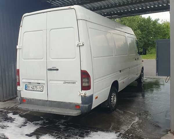 Мерседес Sprinter 2004 у Кременчуге на Automoto.ua Білий Мерседес Sprinter, об'ємом двигуна 2.15 л та пробігом 42 тис. км за 12000 $, фото 1 на Automoto.ua