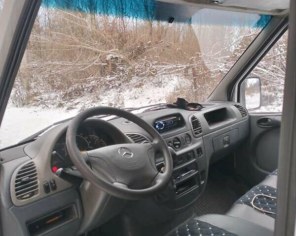 Белый Мерседес Sprinter, объемом двигателя 2.69 л и пробегом 413 тыс. км за 10500 $, фото 1 на Automoto.ua