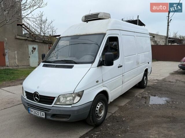 Белый Мерседес Sprinter, объемом двигателя 2.15 л и пробегом 280 тыс. км за 5300 $, фото 1 на Automoto.ua