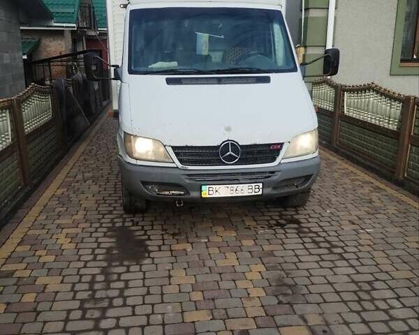 Білий Мерседес Sprinter, об'ємом двигуна 2.2 л та пробігом 430 тис. км за 8500 $, фото 1 на Automoto.ua