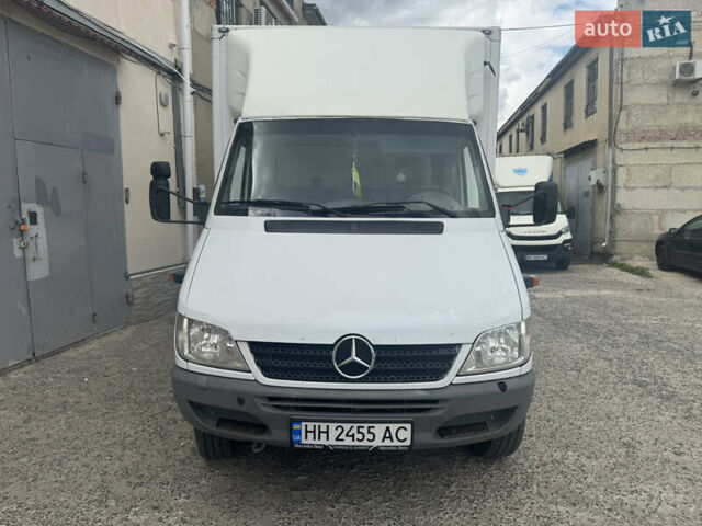 Белый Мерседес Sprinter, объемом двигателя 2.69 л и пробегом 600 тыс. км за 16000 $, фото 1 на Automoto.ua