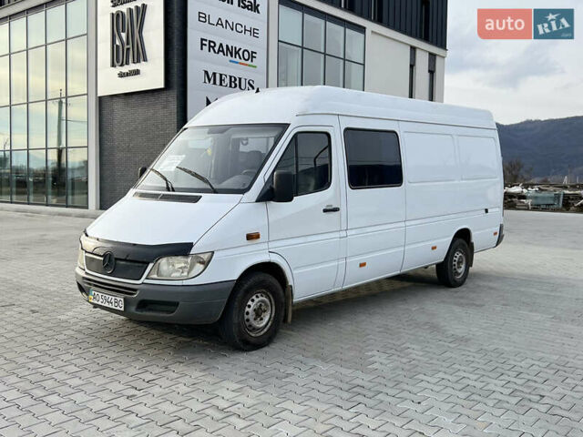 Белый Мерседес Sprinter, объемом двигателя 2.69 л и пробегом 467 тыс. км за 10000 $, фото 1 на Automoto.ua