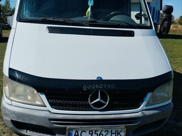 Белый Мерседес Sprinter, объемом двигателя 2.2 л и пробегом 700 тыс. км за 10300 $, фото 1 на Automoto.ua