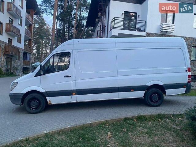 Белый Мерседес Sprinter, объемом двигателя 2.15 л и пробегом 374 тыс. км за 12000 $, фото 1 на Automoto.ua
