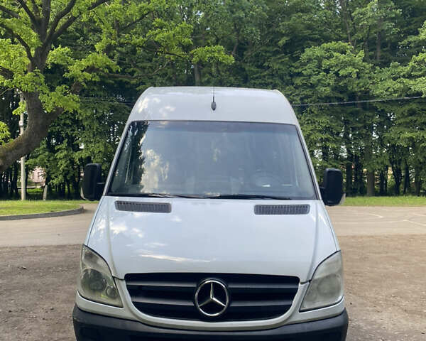 Білий Мерседес Sprinter, об'ємом двигуна 2.14 л та пробігом 800 тис. км за 15000 $, фото 1 на Automoto.ua