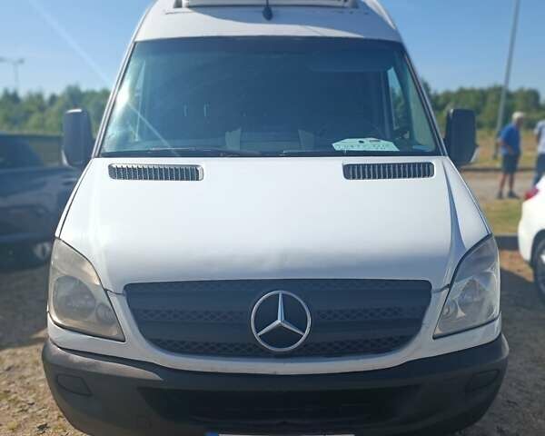 Белый Мерседес Sprinter, объемом двигателя 2.14 л и пробегом 291 тыс. км за 12500 $, фото 1 на Automoto.ua
