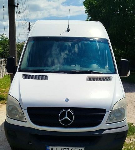 Белый Мерседес Sprinter, объемом двигателя 2.14 л и пробегом 290 тыс. км за 11800 $, фото 1 на Automoto.ua