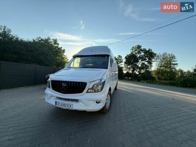 Белый Мерседес Sprinter, объемом двигателя 3 л и пробегом 185 тыс. км за 34000 $, фото 1 на Automoto.ua