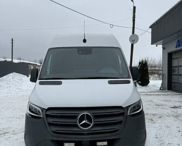 Белый Мерседес Sprinter, объемом двигателя 2.9 л и пробегом 440 тыс. км за 36550 $, фото 1 на Automoto.ua