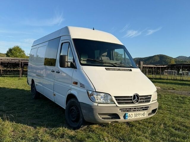 Белый Мерседес Sprinter, объемом двигателя 2.15 л и пробегом 649 тыс. км за 8999 $, фото 1 на Automoto.ua